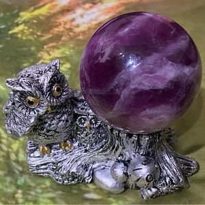 Resin owl base and amethyst dream sphere.